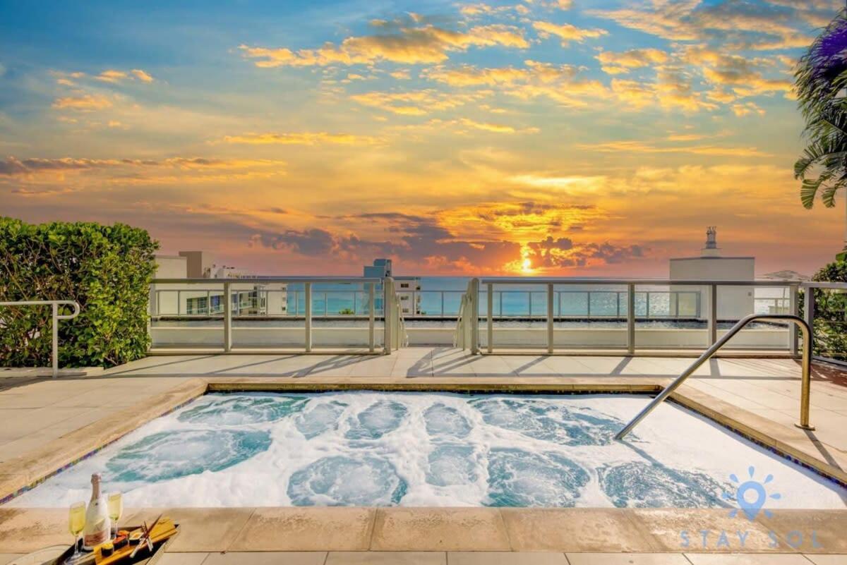 Hot Tub & Rooftop Pool- Near Beach Villa Hollywood Exterior photo